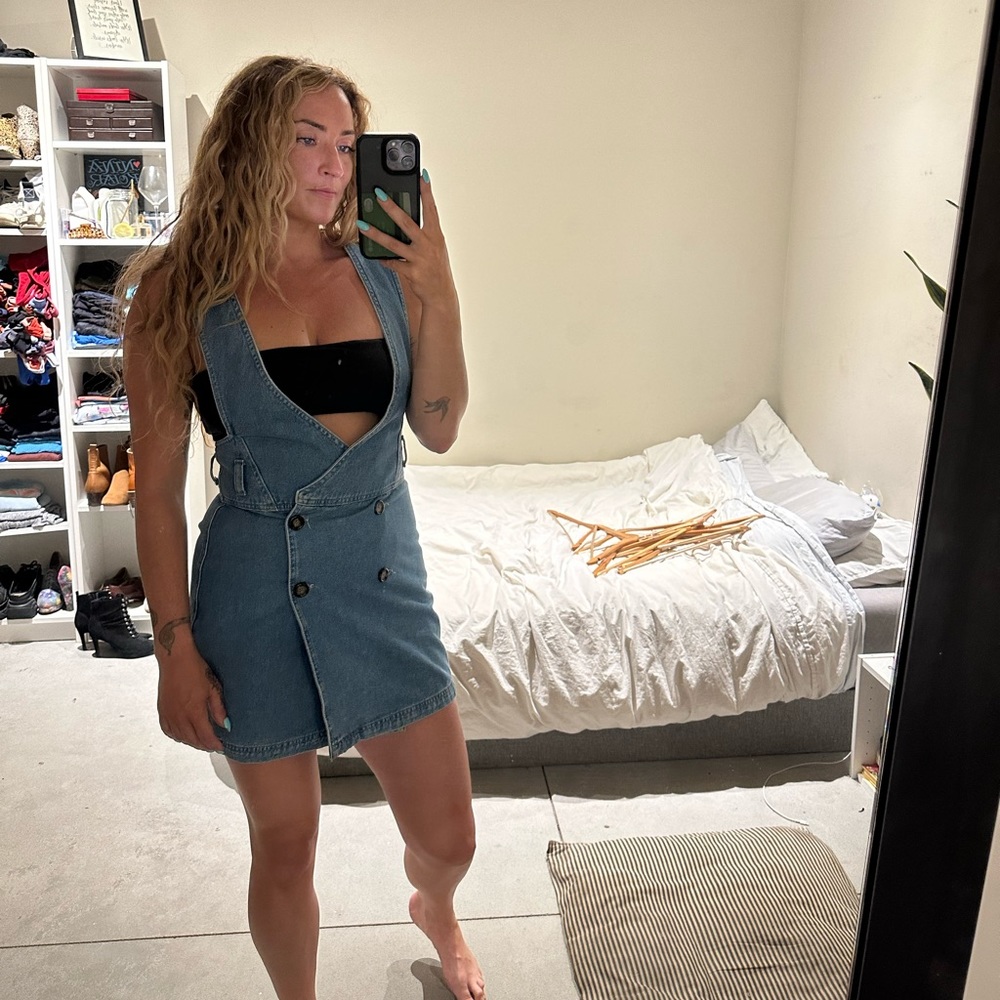 Denim jumper / dress size medium never worn.
